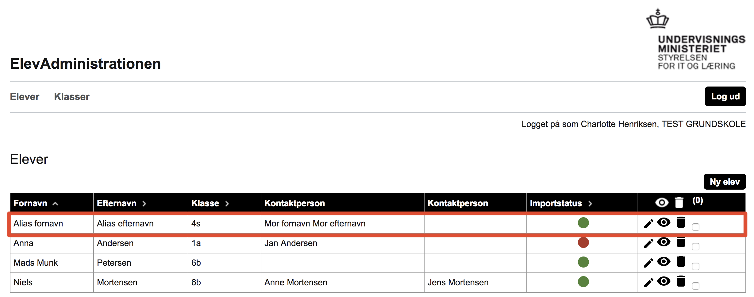 På billedet ses det hvordan det fremstår i ElevAdministrationen at eleven og dennes mor er navnebeskyttede.